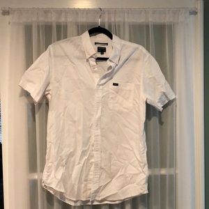 Men’s RVCA shirt.